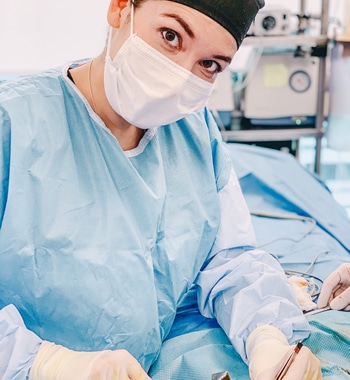 dr. jacqueline rose makerewich plastic surgeon operating on patient